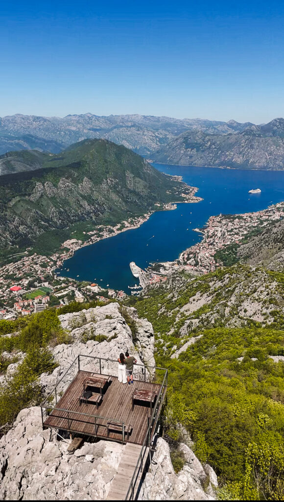 Czarnogórsa samochodem - Zatoka Kotorska punkt widokowy